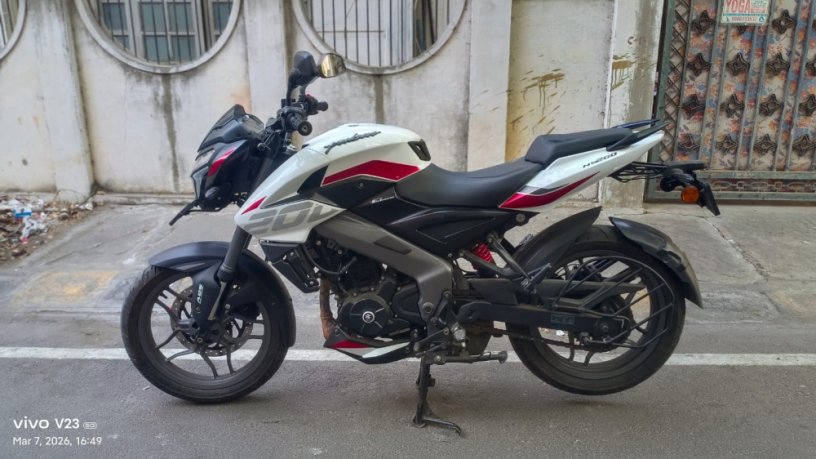 2024-ns-200-showroom-condition-clear-document-ct-big-4