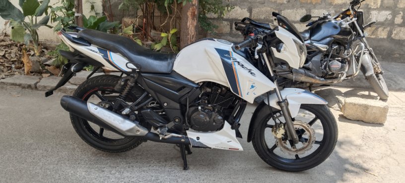 tvs-apache-rtr-160-big-0