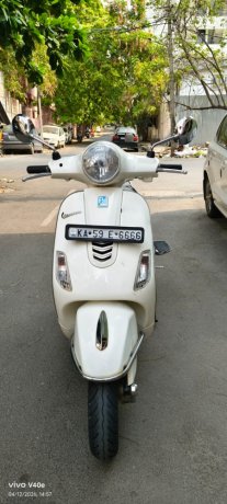 vespa-2017-excellent-condition-clear-document-ct-big-4