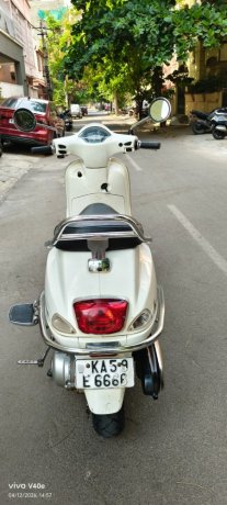 vespa-2017-excellent-condition-clear-document-ct-big-1
