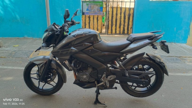 bajaj-pulsar-ns-200-showroom-condition-clear-document-ct-big-3