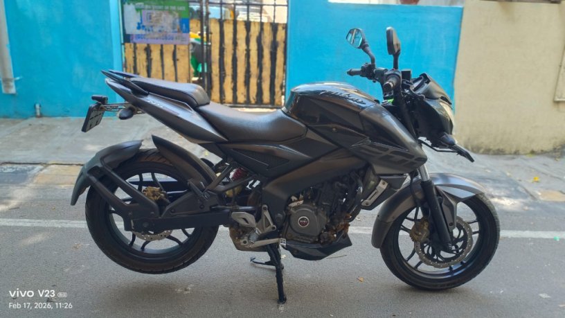 bajaj-pulsar-ns-200-showroom-condition-clear-document-ct-big-1