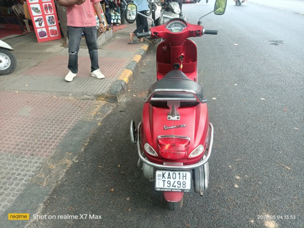 2017-vespa-excellent-condition-clear-document-big-2