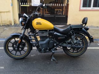 royel-enfield-meteor-350-showroom-condition-clear-document